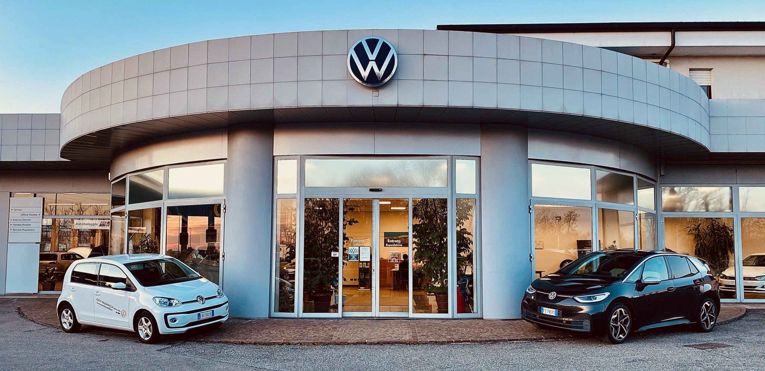 AUTO BRAMBILLA S.R.L. Contatti Officine Volkswagen
